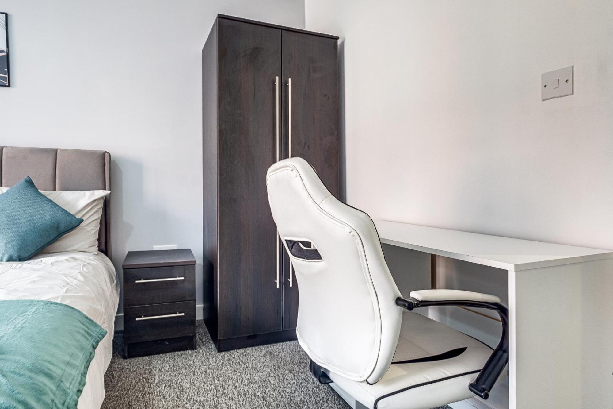 City Centre Emerald Escape - Sleeps-6, 2Beds & 2Baths , Netflix , Free Internet Birmingham Zewnętrze zdjęcie