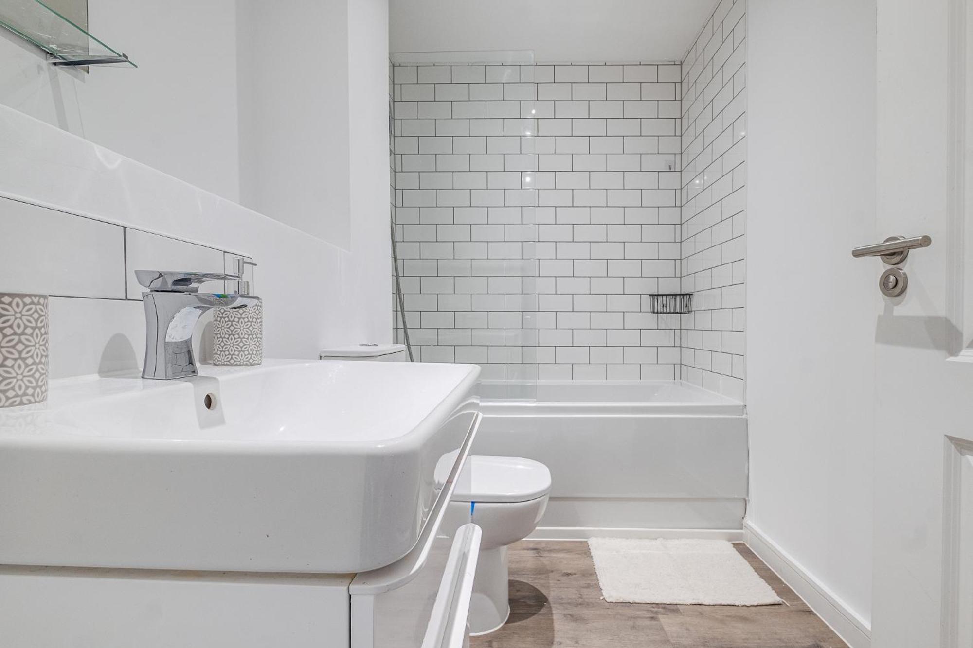 City Centre Emerald Escape - Sleeps-6, 2Beds & 2Baths , Netflix , Free Internet Birmingham Zewnętrze zdjęcie