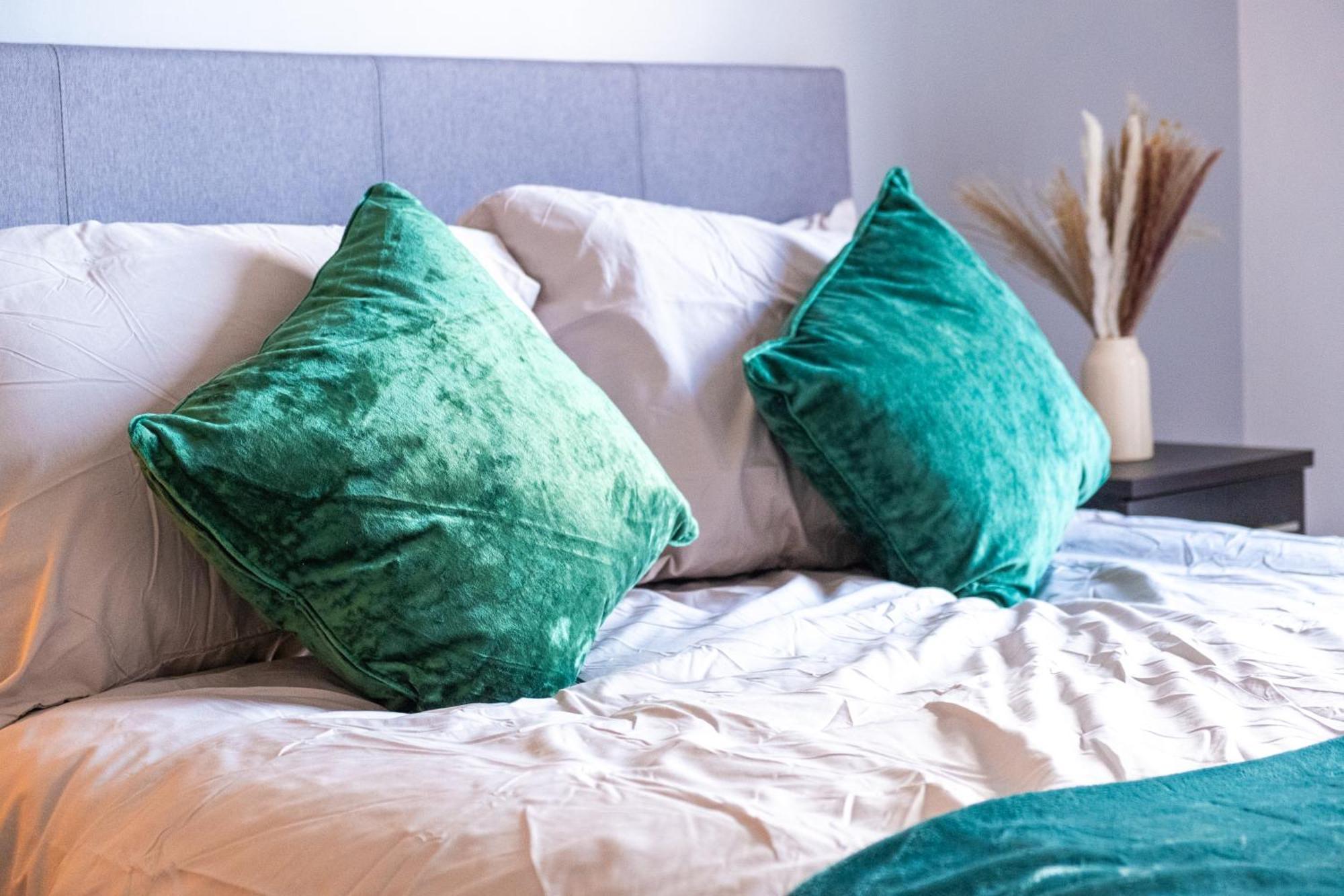 City Centre Emerald Escape - Sleeps-6, 2Beds & 2Baths , Netflix , Free Internet Birmingham Zewnętrze zdjęcie